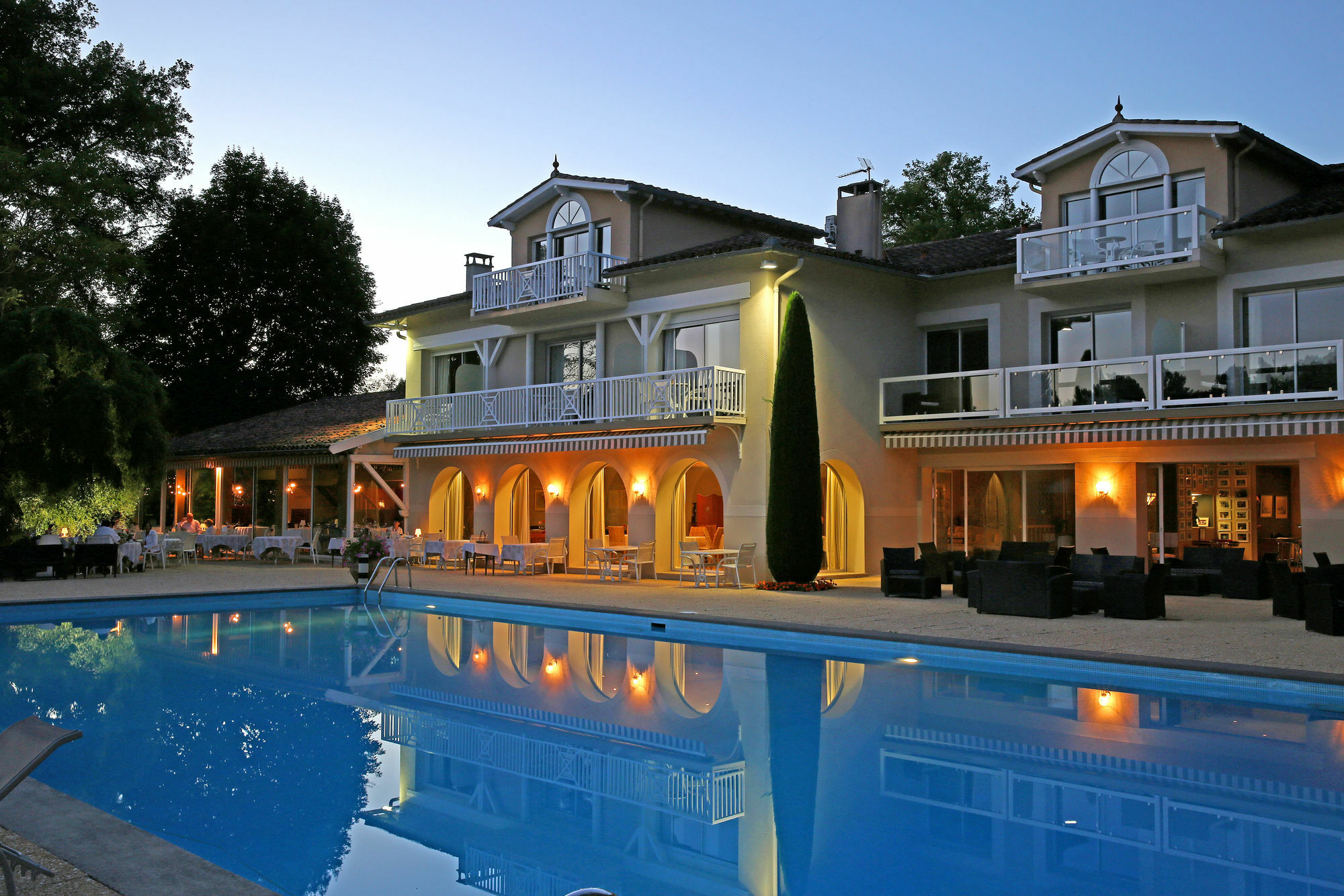 La Reserve Albi Hotel Restaurant Bagian luar foto